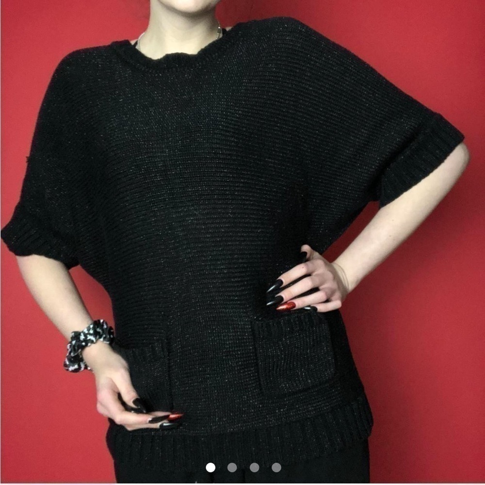 Sparkly black poncho sweater  💛🖤​​​​​​​​​​​​​​​​​​​​​​​​​